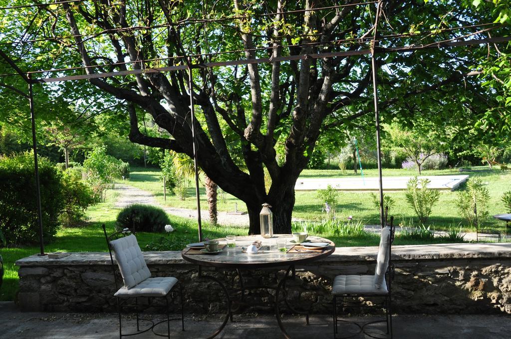 Bed and Breakfast Le Mas En Provence Entrechaux Экстерьер фото